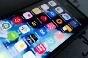 Foldables vs. Traditional Smartphones: Which Is Right for You?